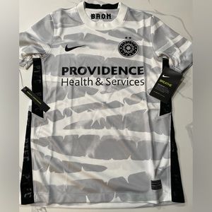 Portland Thorns FC Nike Youth Official Team Jersey (Medium) Retails For $75